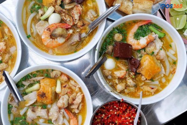 Trưa ăn gì ở Sài Gòn? Bánh canh cua 14